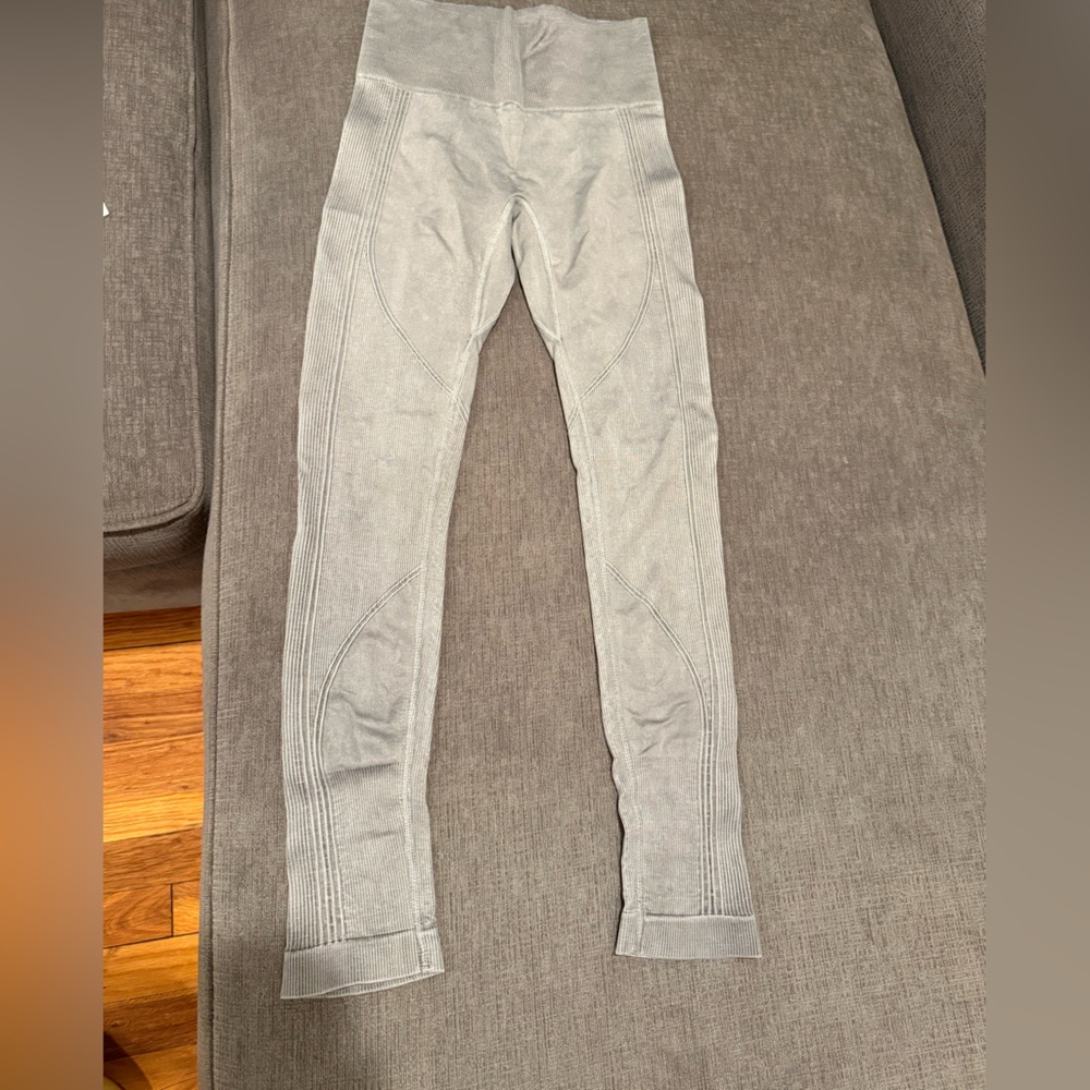 ALALA Barre Seamless Leggings sz Large Grey BRAND NEW
